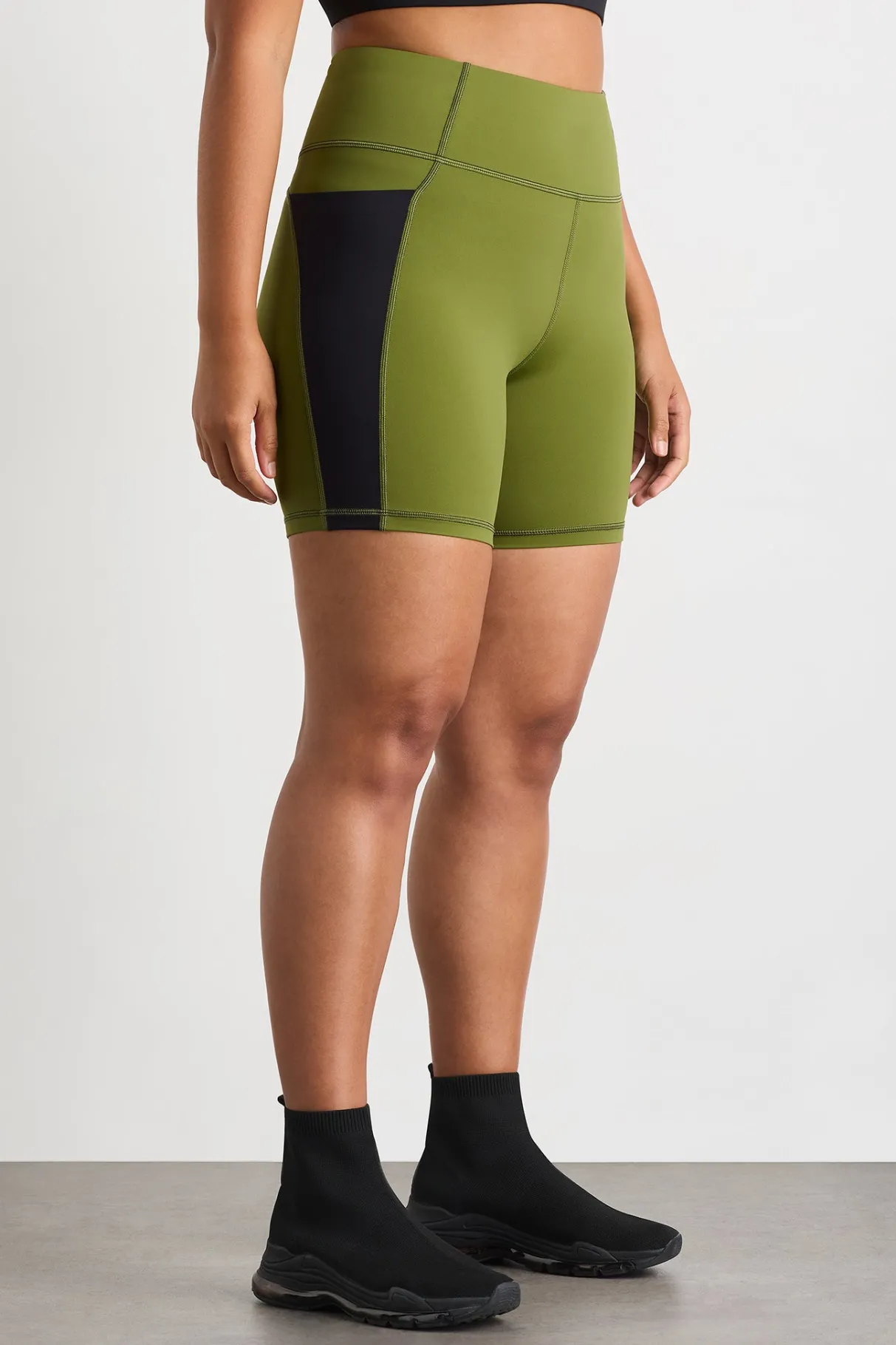 mid_length_bike_short__5.webp Sale Aje ATHLETICA Mid Length Bike Short 606 Evergreen Black