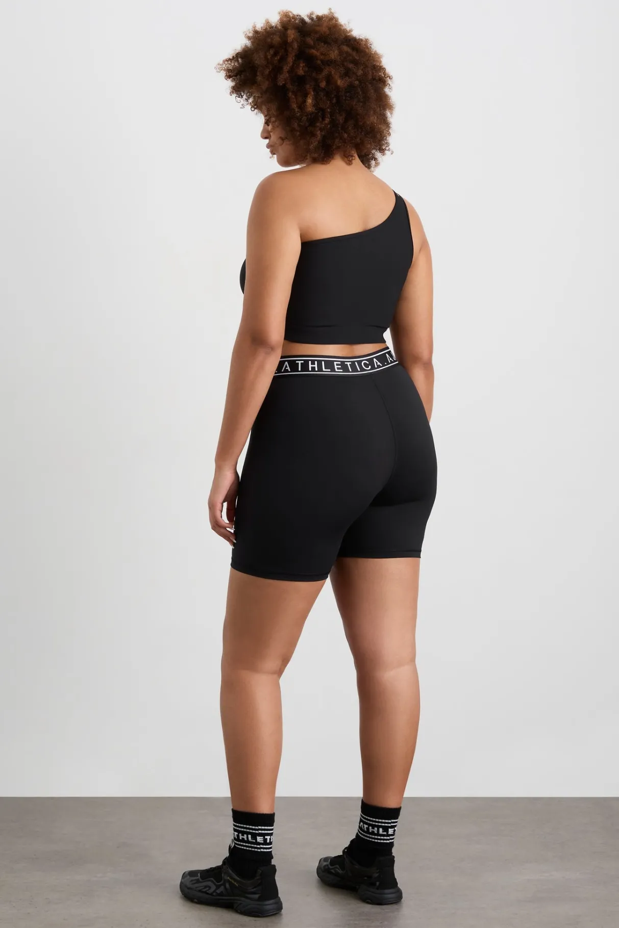 mid_logo_elastic_shorts__12.webp Flash Sale Aje ATHLETICA Mid Logo Elastic Shorts 607 Black
