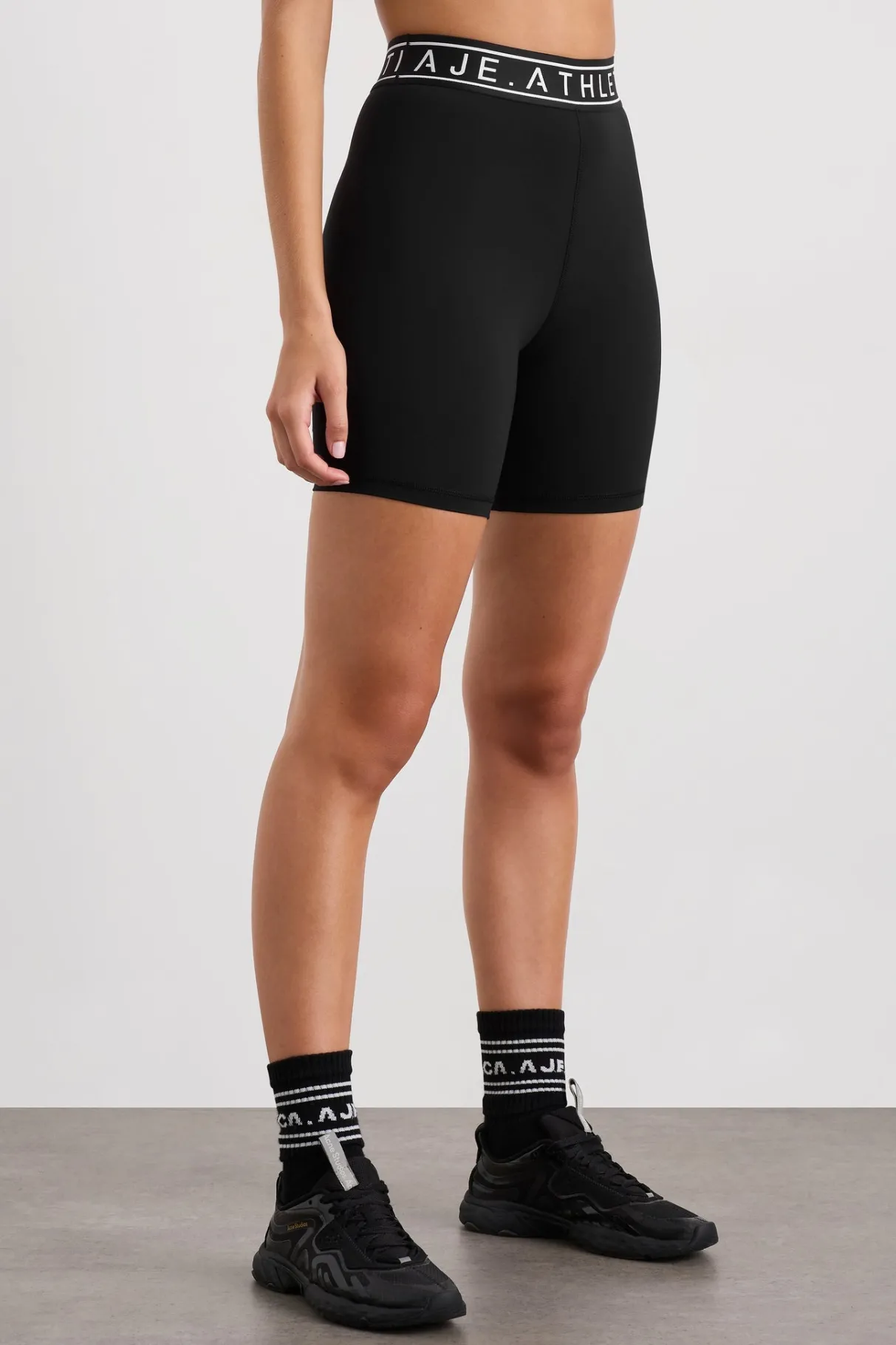 mid_logo_elastic_shorts__2.webp Flash Sale Aje ATHLETICA Mid Logo Elastic Shorts 607 Black