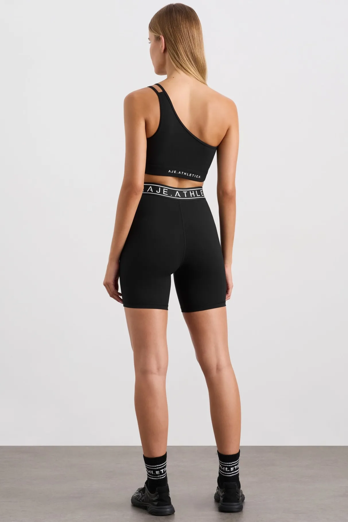 mid_logo_elastic_shorts__4.webp Flash Sale Aje ATHLETICA Mid Logo Elastic Shorts 607 Black
