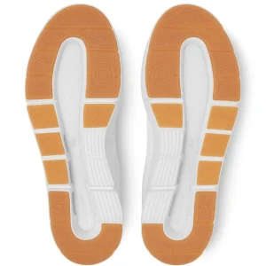 Hot Aje ATHLETICA On The Roger Centre Court Sneaker White/Gum