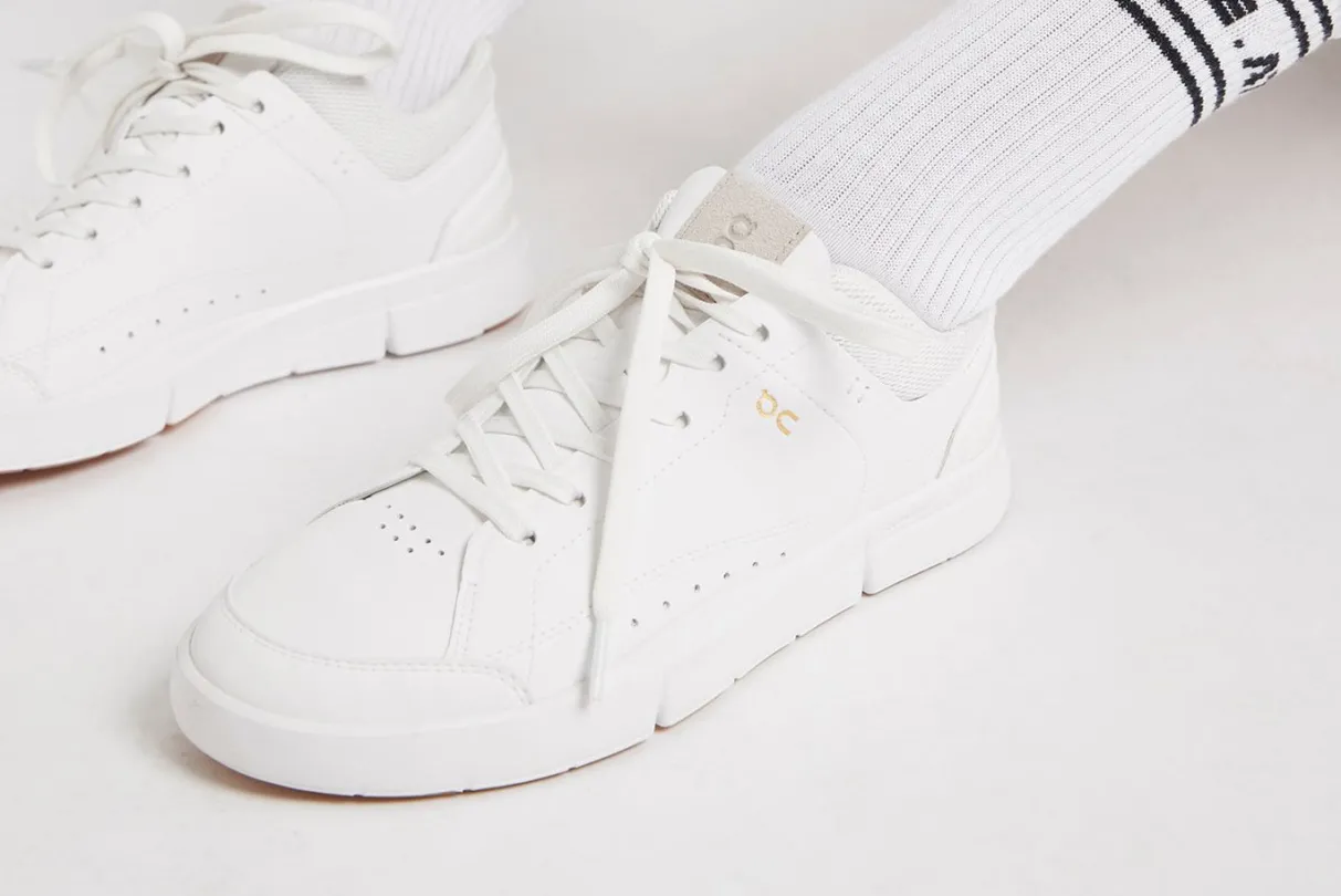 on_the_roger_centre_court_sneaker_7.webp Hot Aje ATHLETICA On The Roger Centre Court Sneaker White/Gum