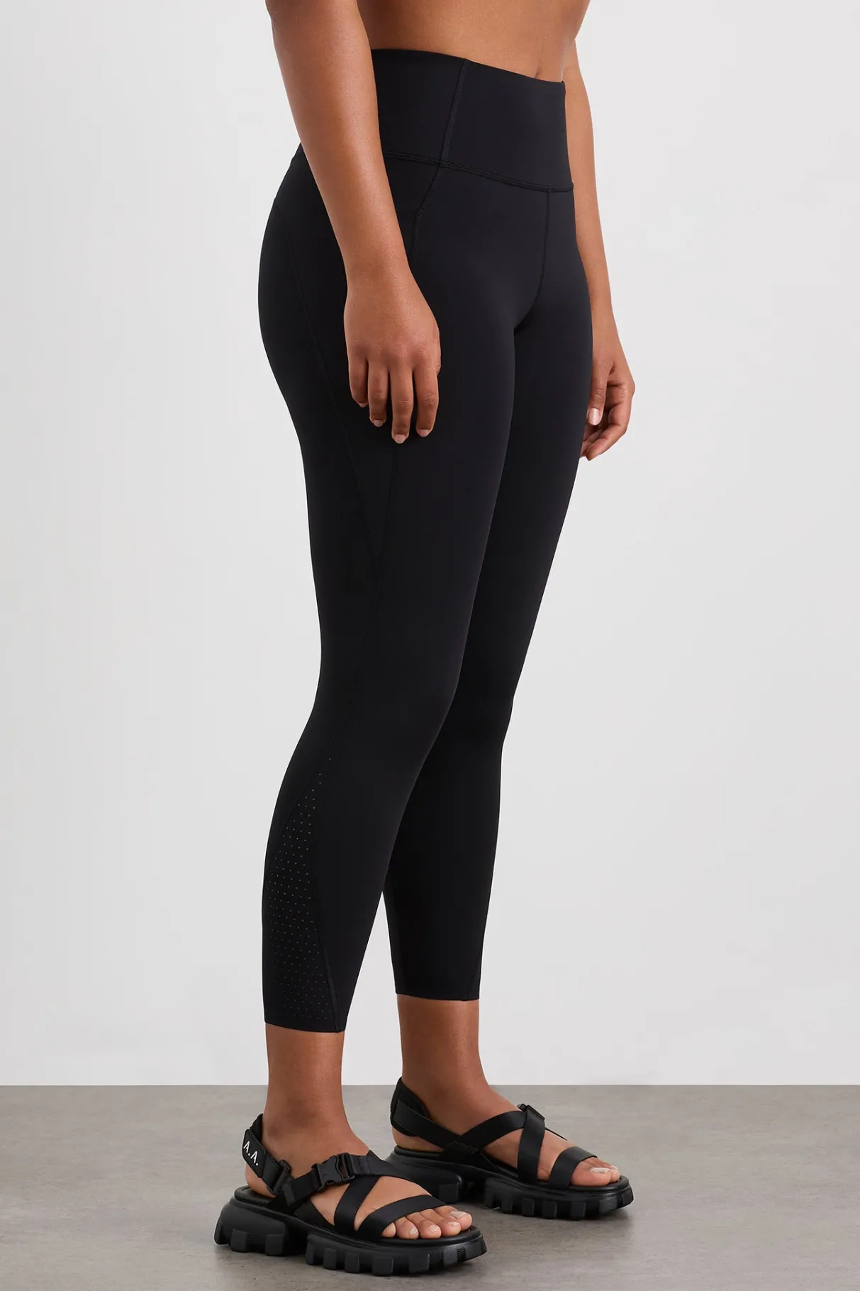 perforated__legging__6.webp Outlet Aje ATHLETICA Perforated 7/8 Legging 227 Black