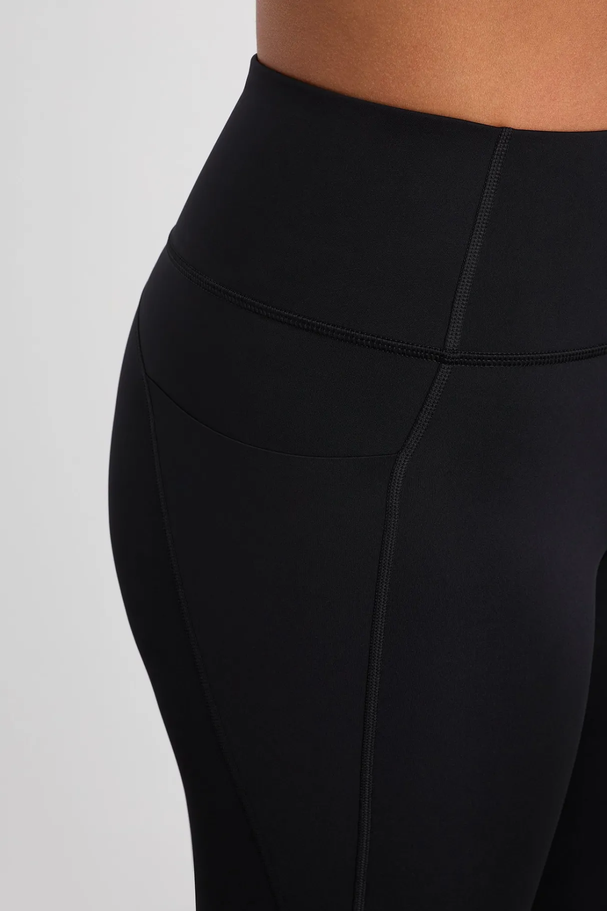 perforated__legging__7.webp Outlet Aje ATHLETICA Perforated 7/8 Legging 227 Black