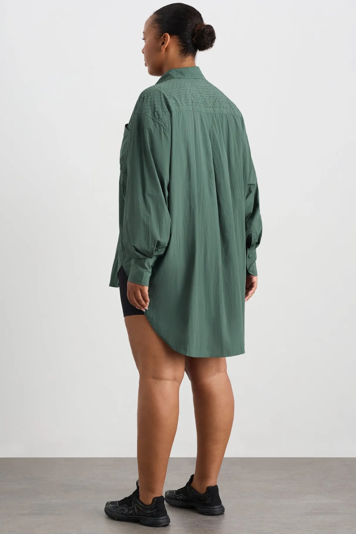 perforated_spray_shirt__15.webp Store Aje ATHLETICA Perforated Spray Shirt 406 Moss Green