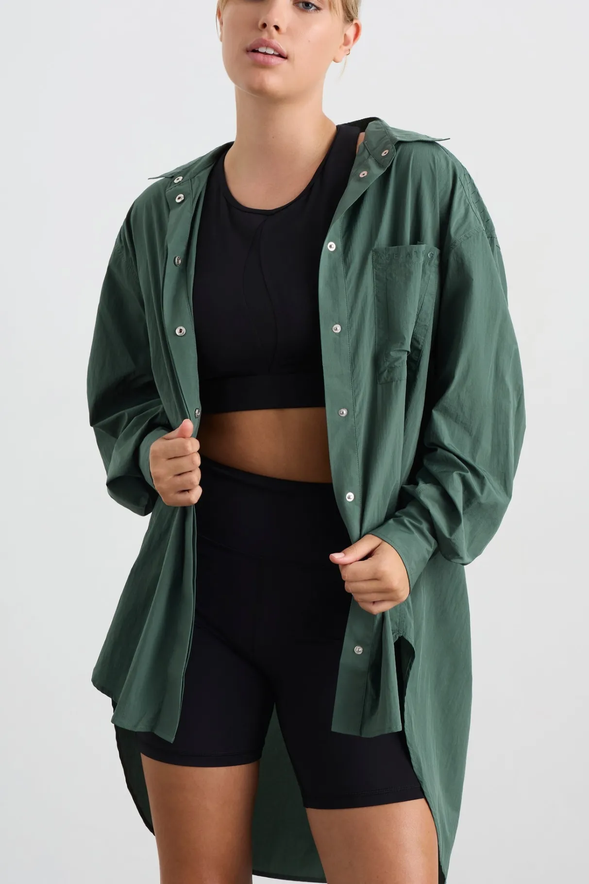 perforated_spray_shirt__9.webp Store Aje ATHLETICA Perforated Spray Shirt 406 Moss Green