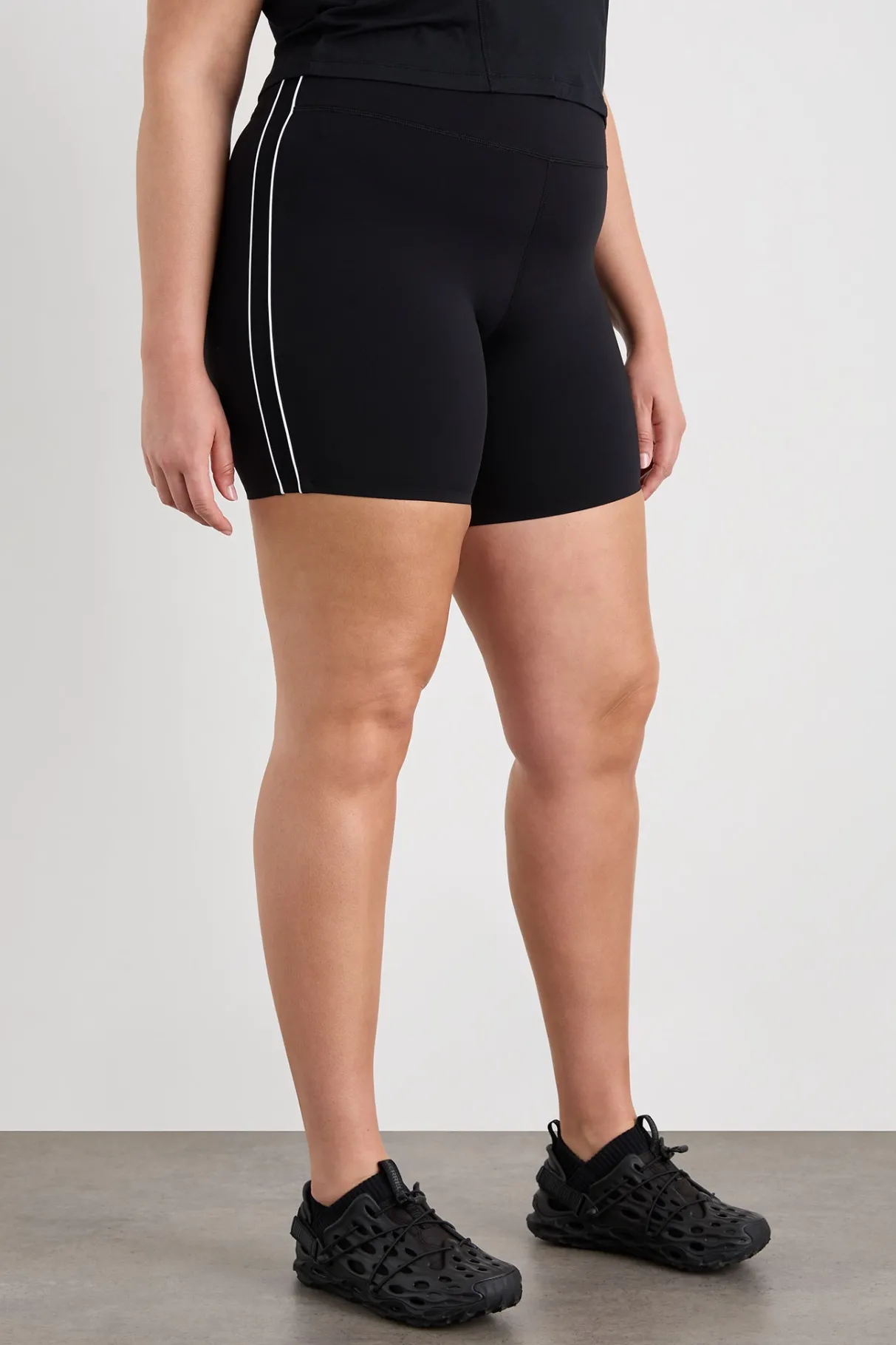 piped_side_bike_short__11.webp Outlet Aje ATHLETICA Piped Side Bike Short 629 Black