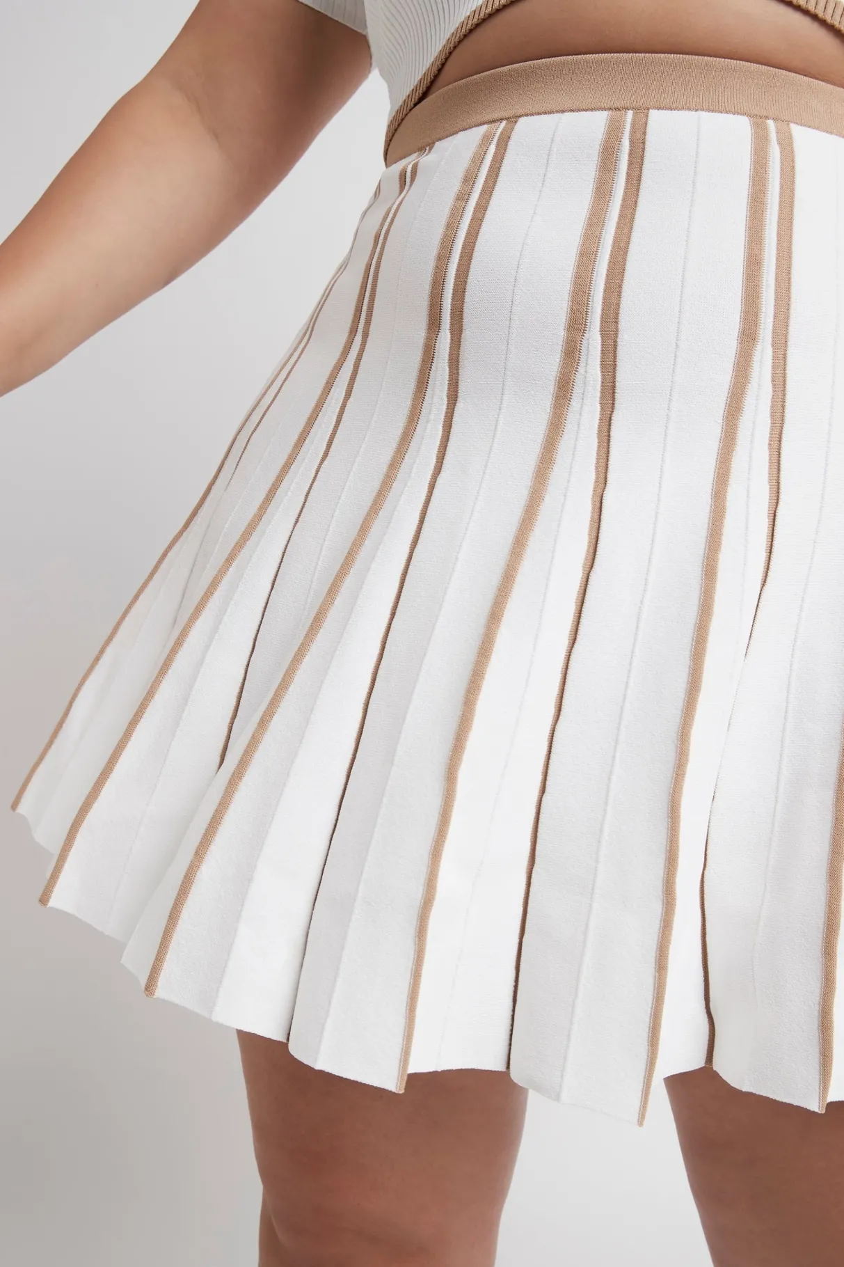 pleated_knit_mini_skirt__13-1.webp Outlet Aje ATHLETICA Pleated Knit Mini Skirt 611 White/Beige