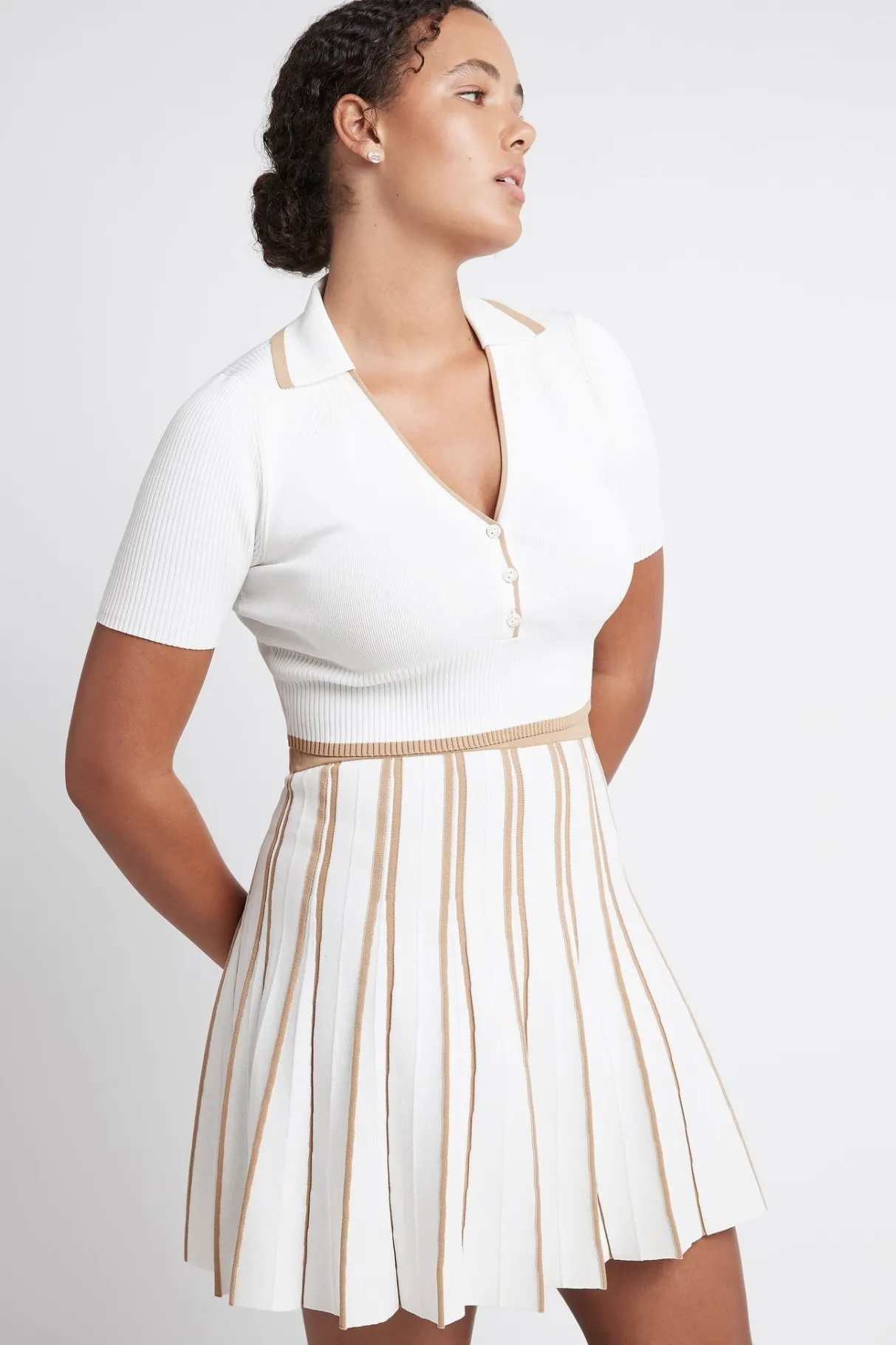 pleated_knit_mini_skirt__7-1.webp Outlet Aje ATHLETICA Pleated Knit Mini Skirt 611 White/Beige