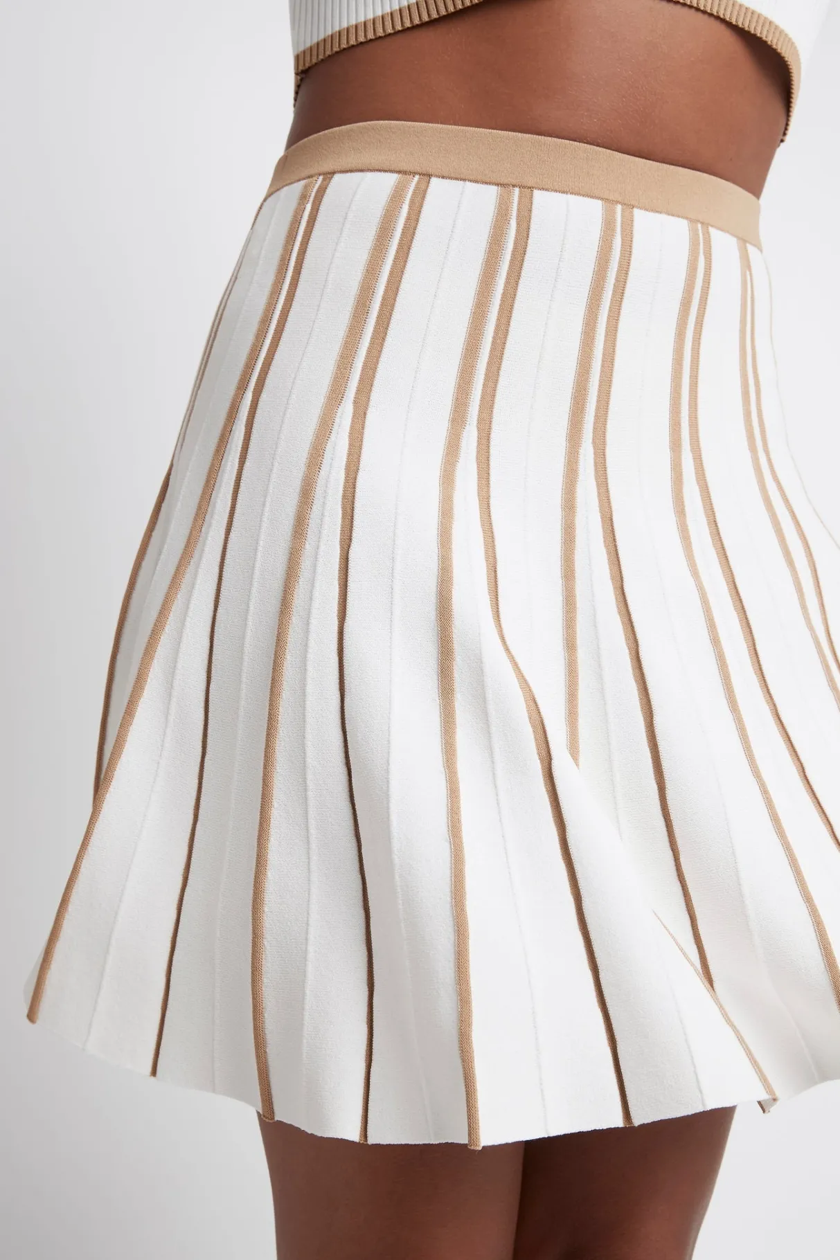 pleated_knit_mini_skirt__8-1.webp Outlet Aje ATHLETICA Pleated Knit Mini Skirt 611 White/Beige
