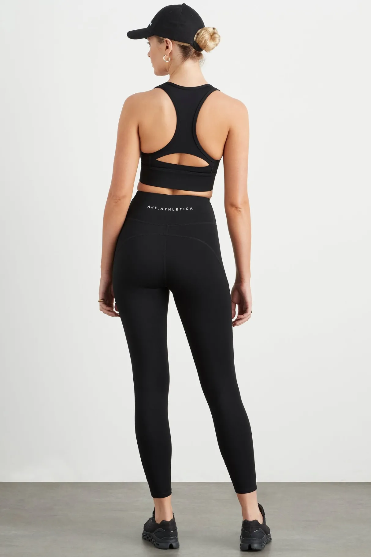 quilted_zip_front_bra__5-1.webp Store Aje ATHLETICA Quilted Zip Front Bra 329 Black/White