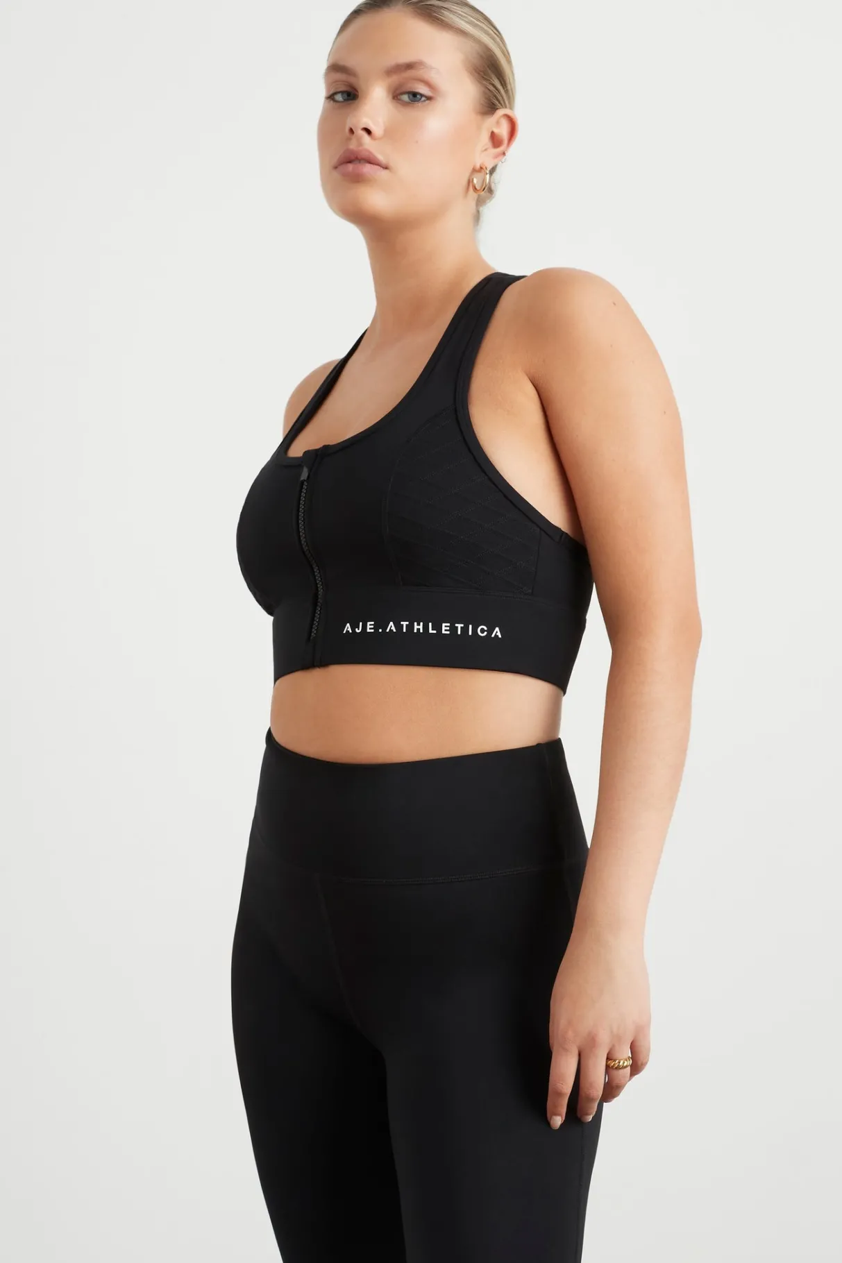 quilted_zip_front_bra__6-1.webp Store Aje ATHLETICA Quilted Zip Front Bra 329 Black/White