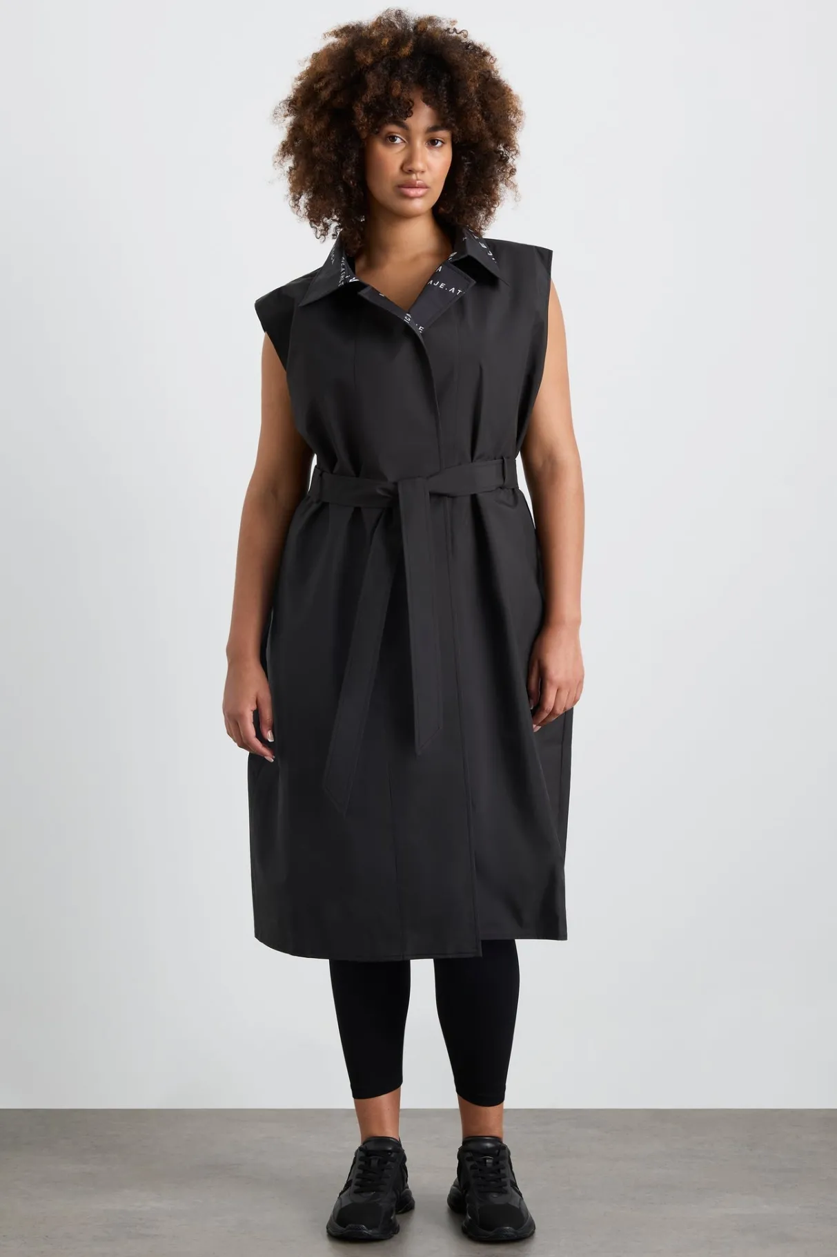 reversible_sleeveless_trench__17.webp Hot Aje ATHLETICA Reversible Sleeveless Trench 703 Black