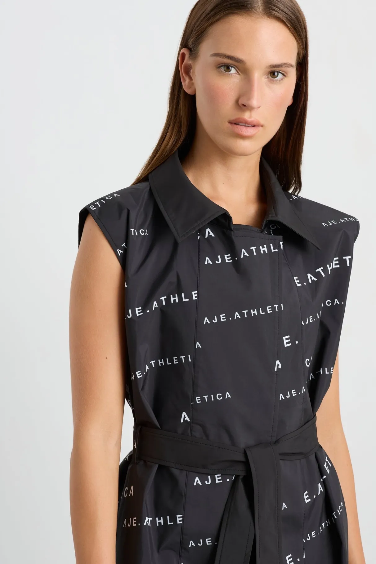 reversible_sleeveless_trench__3.webp Hot Aje ATHLETICA Reversible Sleeveless Trench 703 Black