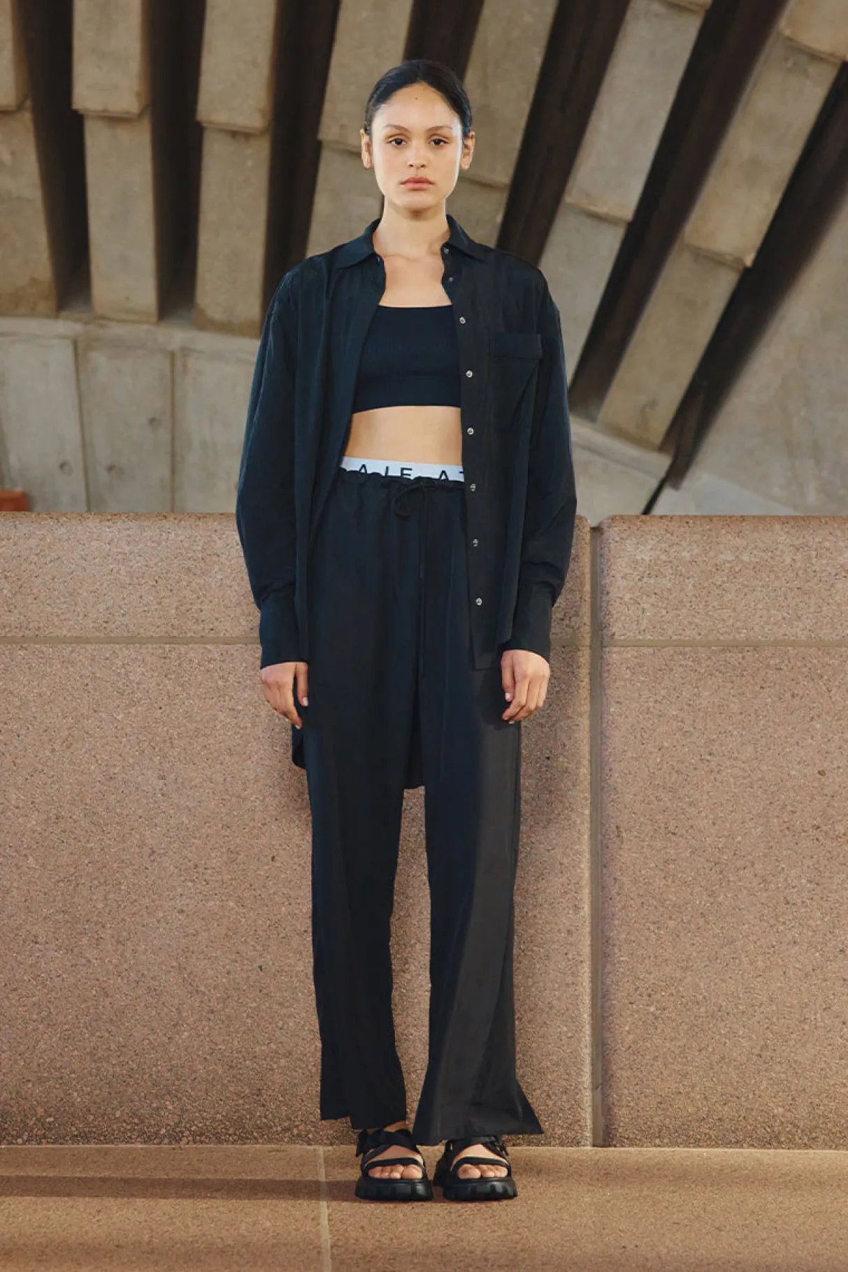 seamless_crop__2-3.webp Hot Aje ATHLETICA Seamless Crop 331 Black
