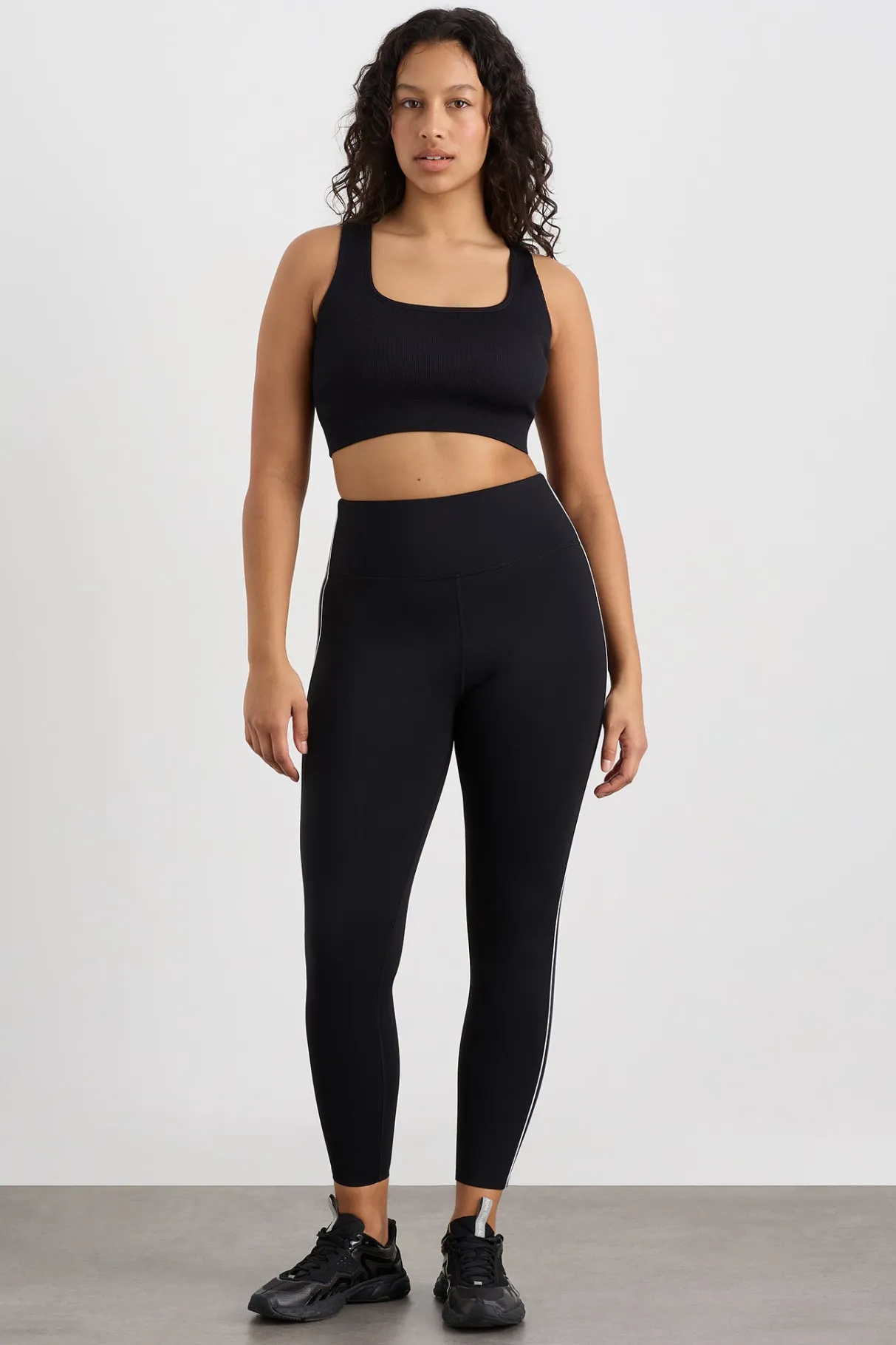 seamless_crop__7-3.webp Hot Aje ATHLETICA Seamless Crop 331 Black