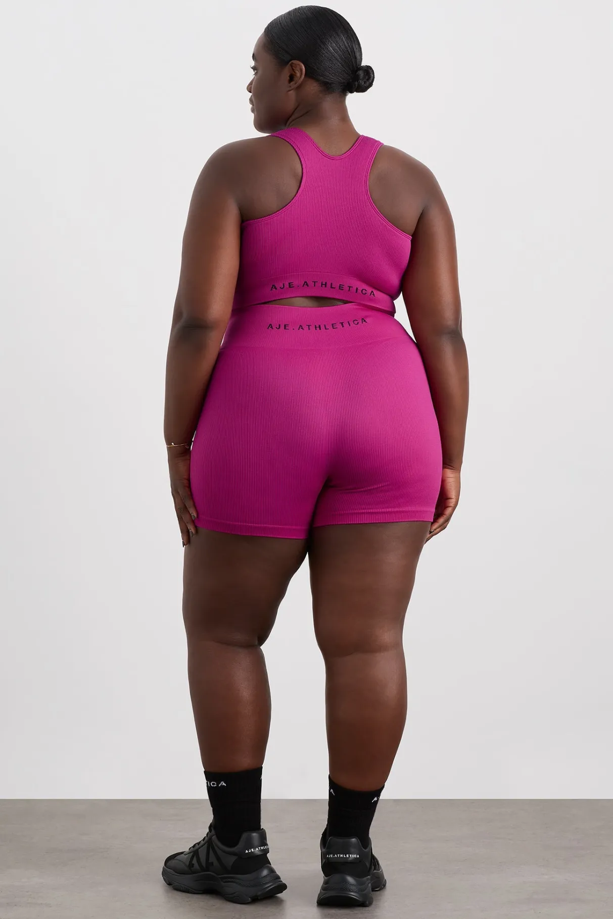 seamless_mid_length_short__12.webp Flash Sale Aje ATHLETICA Seamless Mid Length Short 624 Power Pink
