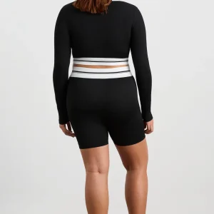 Flash Sale Aje ATHLETICA Seamless Short 601 Black