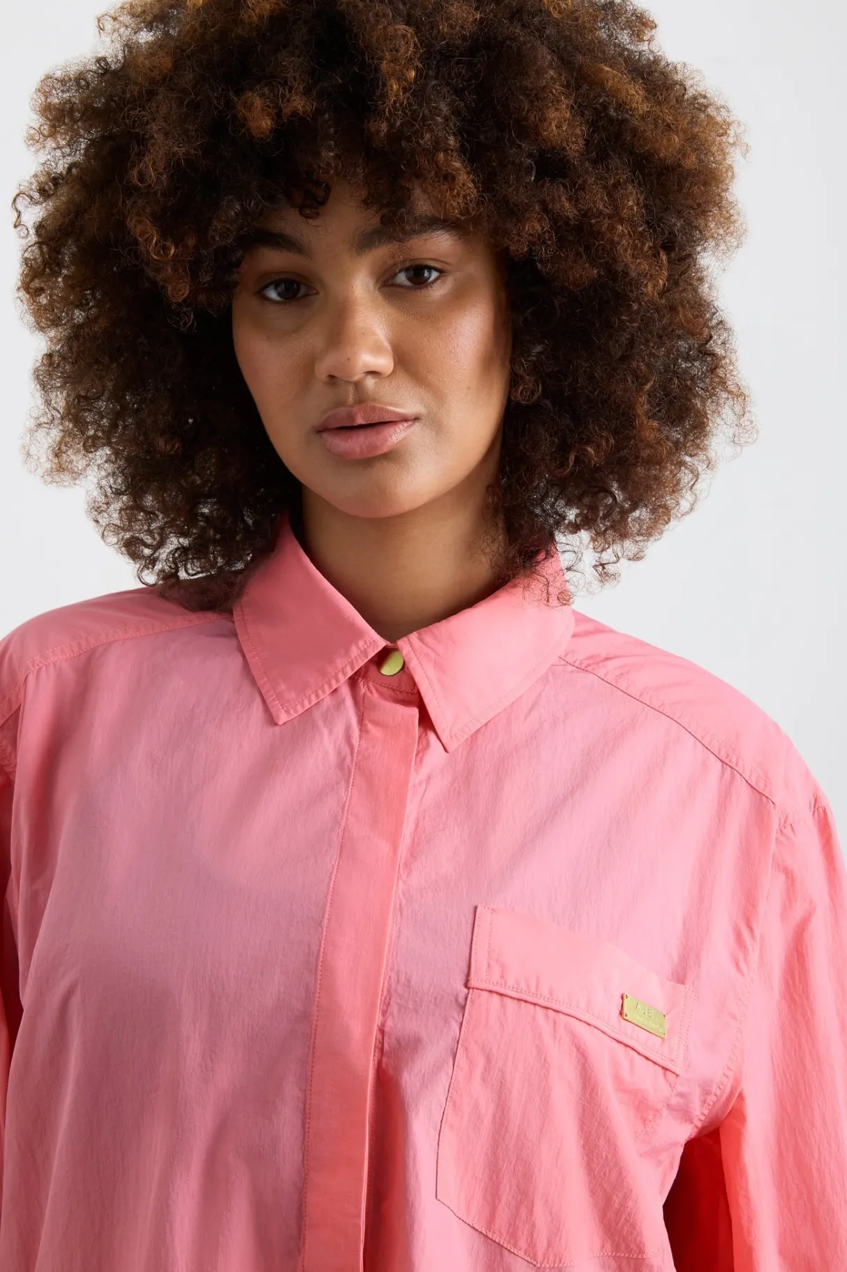 side_split_windbreaker_shirt__11.webp Sale Aje ATHLETICA Side Split Windbreaker Shirt 406 Deep Blush