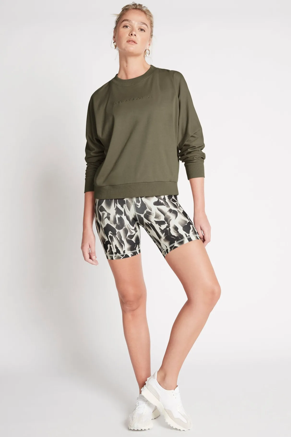 signature_logo_sweatshirt__5-1.webp Shop Aje ATHLETICA Signature Logo Sweatshirt 122 Forest Green