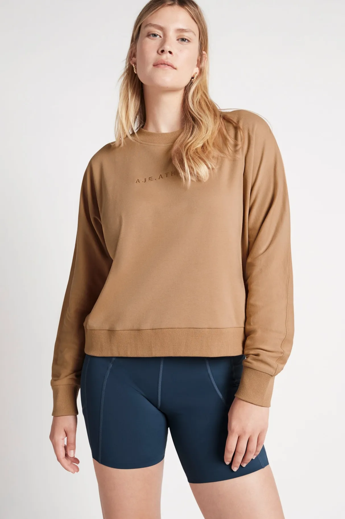 signature_logo_sweatshirt__7-1.webp Online Aje ATHLETICA Signature Logo Sweatshirt 122 Beige