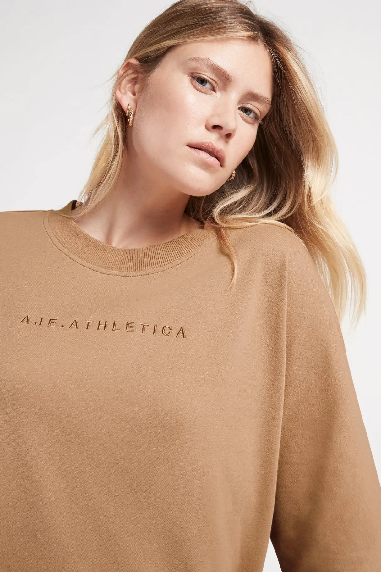 signature_logo_sweatshirt__9-1.webp Online Aje ATHLETICA Signature Logo Sweatshirt 122 Beige