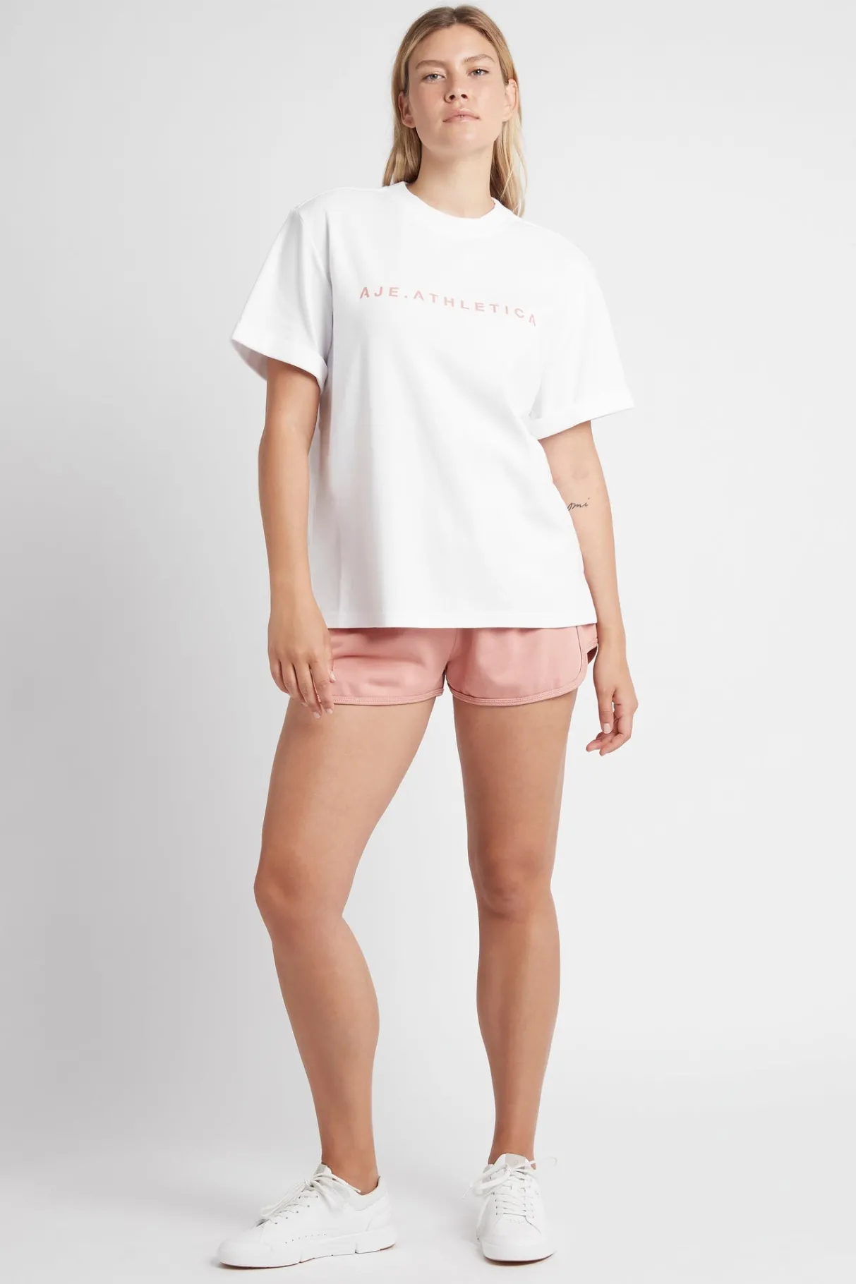signature_logo_tshirt__10.webp Discount Aje ATHLETICA Signature Logo T-Shirt 102 White/Sunset Pink