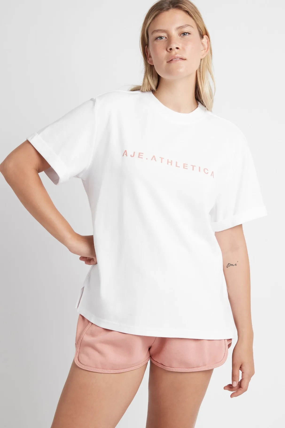 signature_logo_tshirt__6.webp Discount Aje ATHLETICA Signature Logo T-Shirt 102 White/Sunset Pink