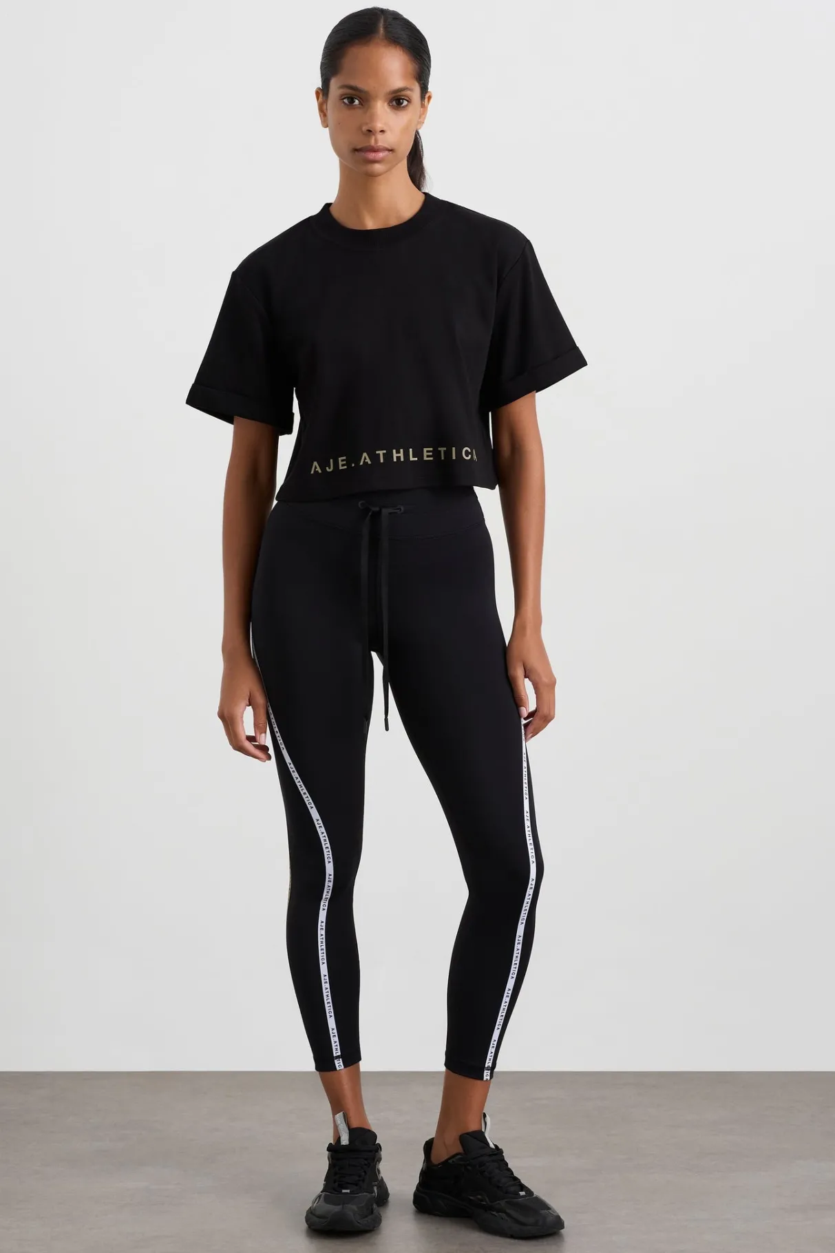 split_back_crop_tee__2.webp Online Aje ATHLETICA Split Back Crop Tee 114 Black/Multi