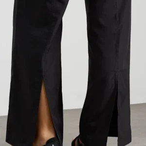 Hot Aje ATHLETICA Split Back Relaxed Pant 516 Black