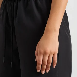 Hot Aje ATHLETICA Split Back Relaxed Pant 516 Black