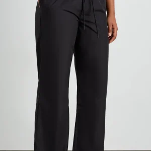 Hot Aje ATHLETICA Split Back Relaxed Pant 516 Black