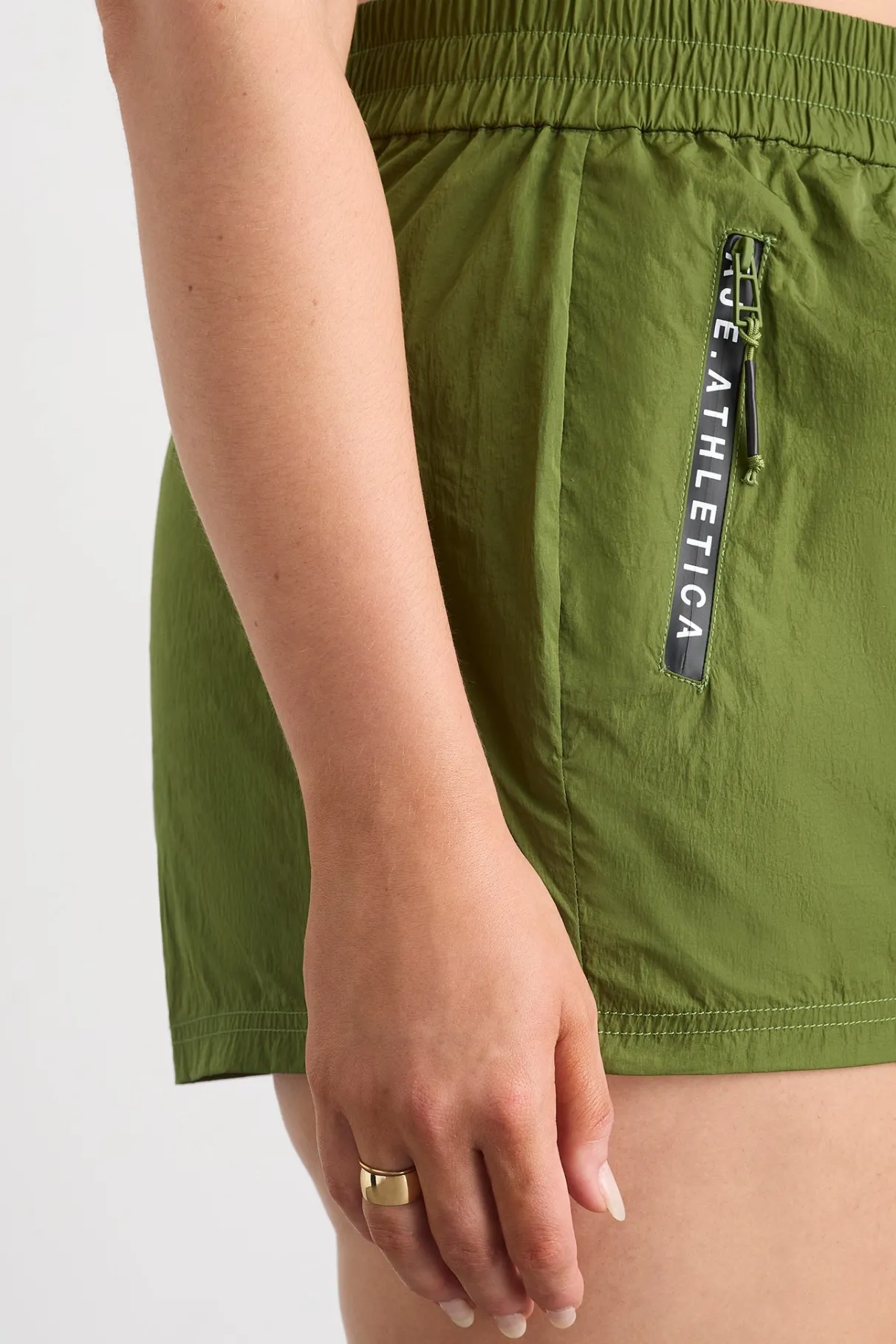 spray_short__14.webp Sale Aje ATHLETICA Spray Short 620 Evergreen