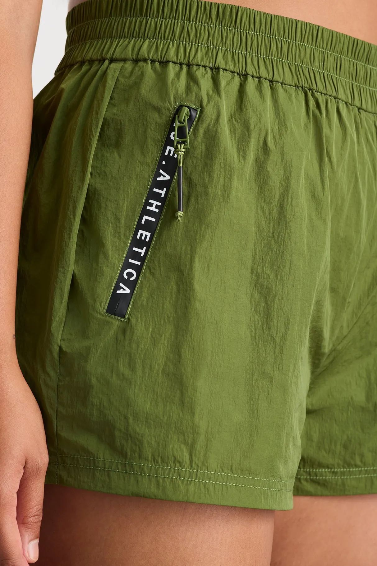 spray_short__8.webp Sale Aje ATHLETICA Spray Short 620 Evergreen