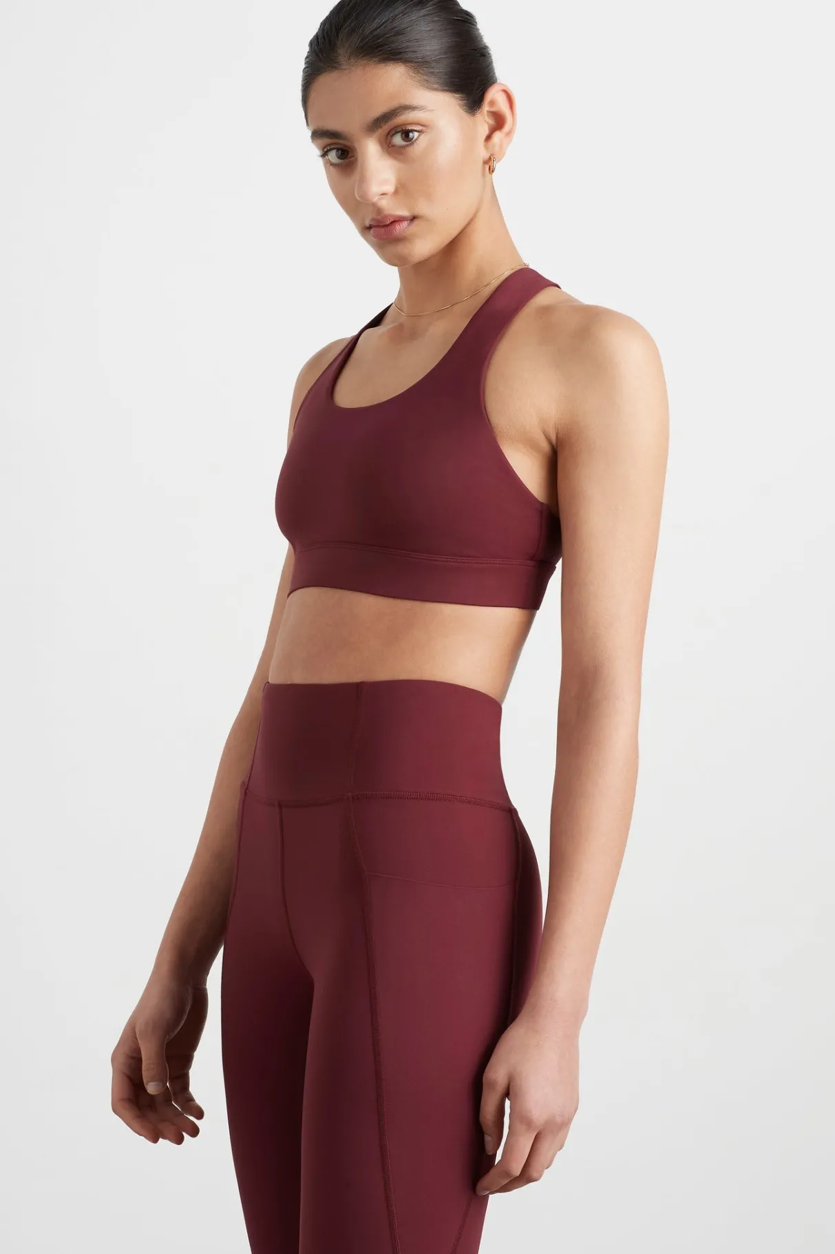 twist_back_sports_bra__2.webp Store Aje ATHLETICA Twist Back Sports Bra 335 Burnt Burgundy/Berry