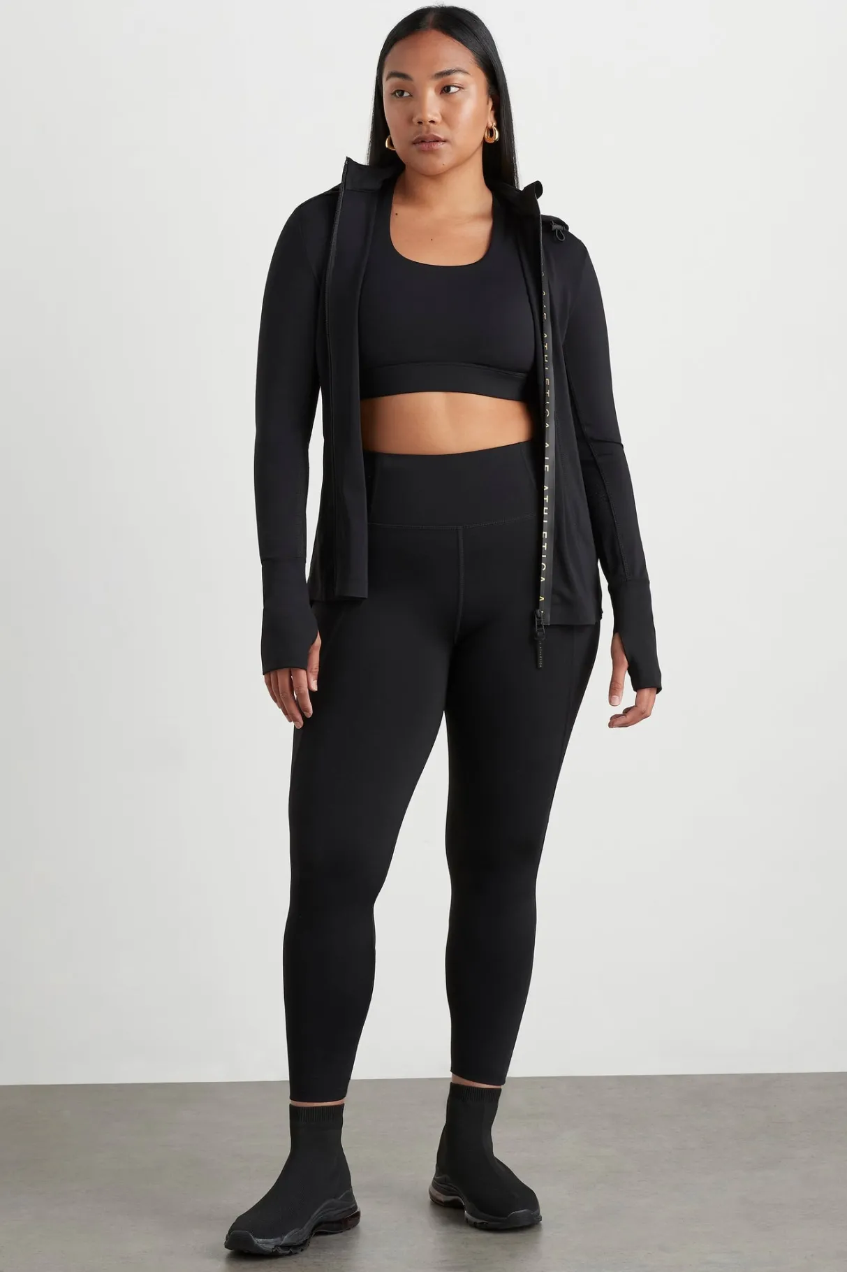 twist_back_sports_bra__9-1.webp Fashion Aje ATHLETICA Twist Back Sports Bra 335 Black/Gold