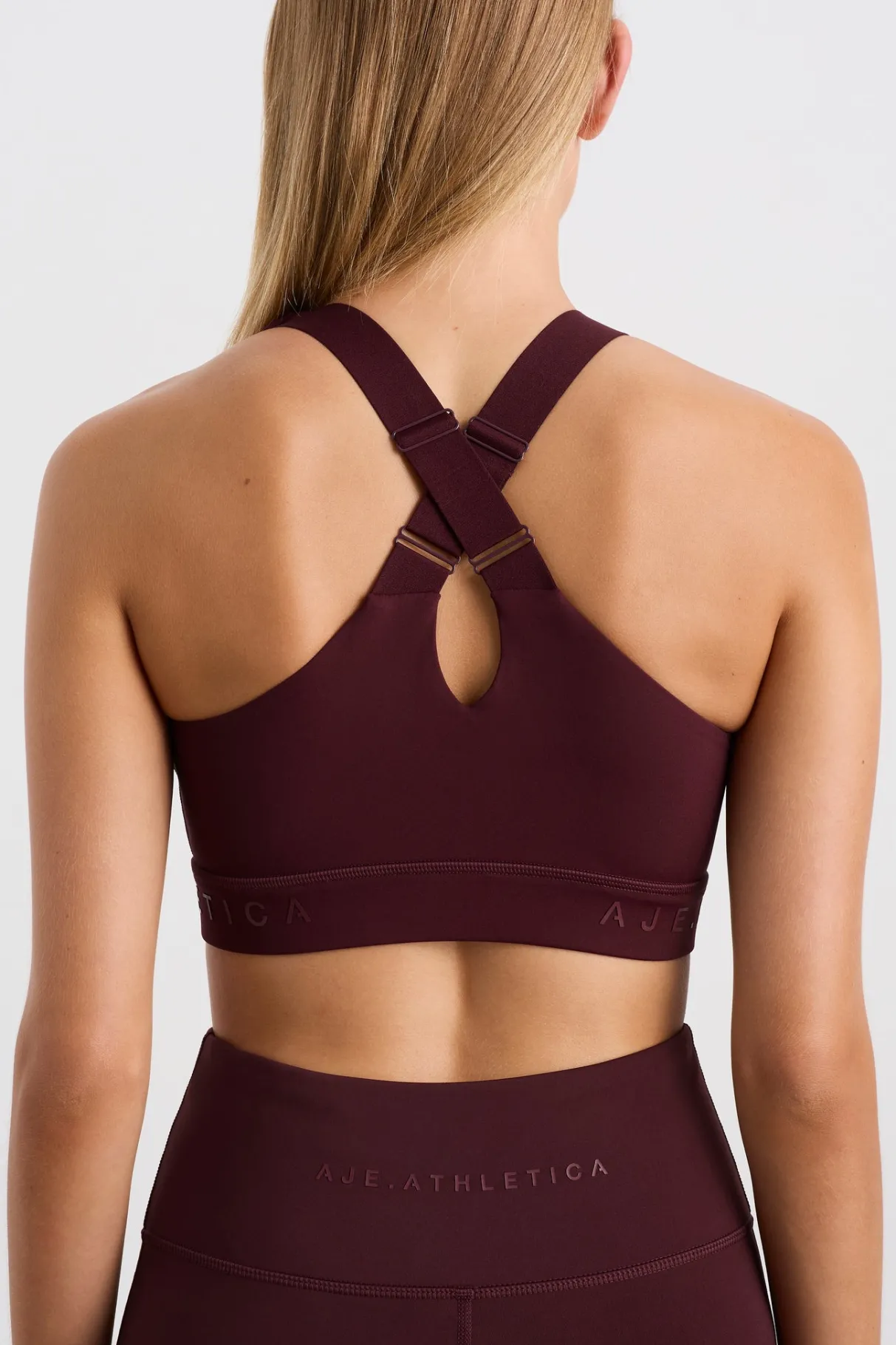 zip_front_logotape_sports_bra__4-1.webp Flash Sale Aje ATHLETICA Zip Front Logotape Sports Bra 319 Burgundy